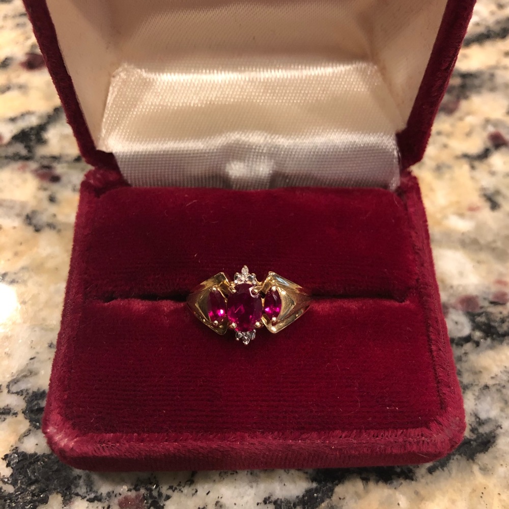 Ruby 3 stone ring -10k yellow gold